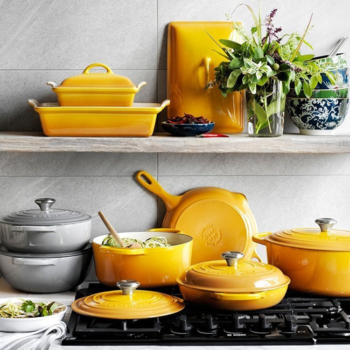 20-piece Signature Cast Iron Cookware Set.10.25′′ Skillet.1.75-quart Saucepan with Lid
